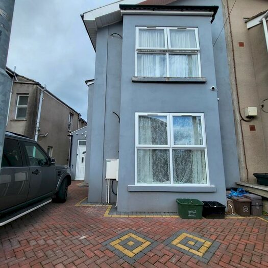 2 Bedroom Flat To Rent In Stackpool Road, Southville, Bristol, BS3