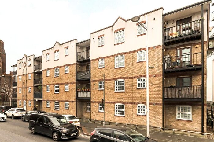 1 Bedroom Flat For Sale In Bellmaker Court, St. Pauls Way, Bow, London, E3