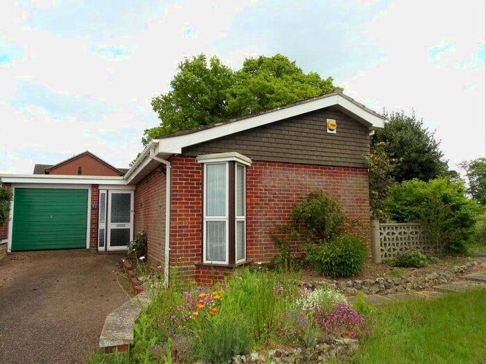 3 Bedroom Bungalow To Rent In Bancroft Close, Stoke Holy Cross, Norwich, NR14