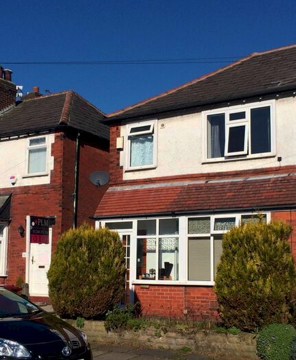 3 Bedroom Semi-Detached House To Rent In Ainslie Road, Bolton, BL1