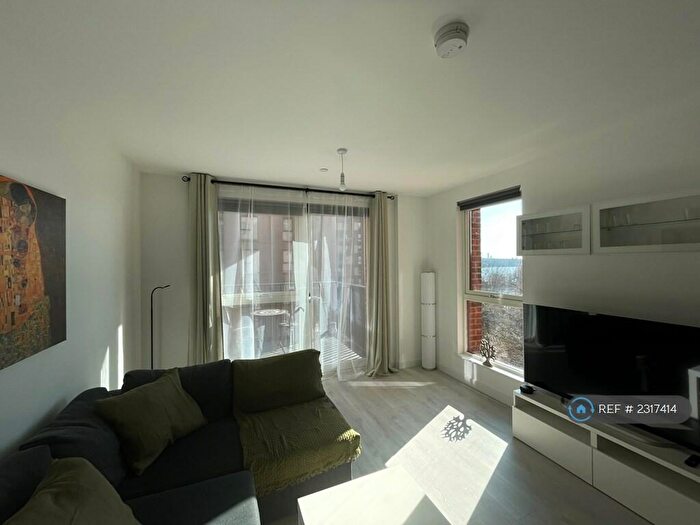 1 Bedroom Flat To Rent In Shearwater Drive, London, NW9