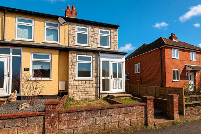 2 Bedroom End Of Terrace House To Rent In Connaught Road, Aldershot, Hampshire, GU12