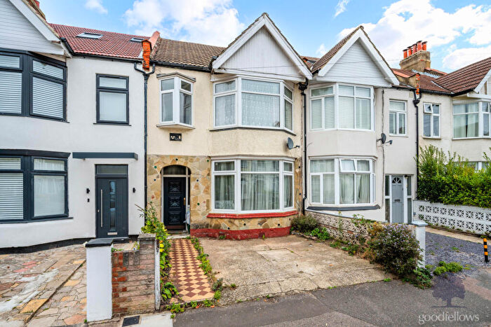 5 Bedroom Terraced House To Rent In Park Avenue, Mitcham, CR4