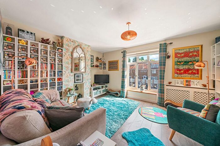 2 Bedroom Property For Sale In Frensham Drive, London, SW15