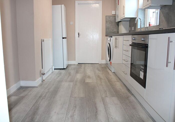 1 Bedroom Flat To Rent In Neasden Lane, London, NW10