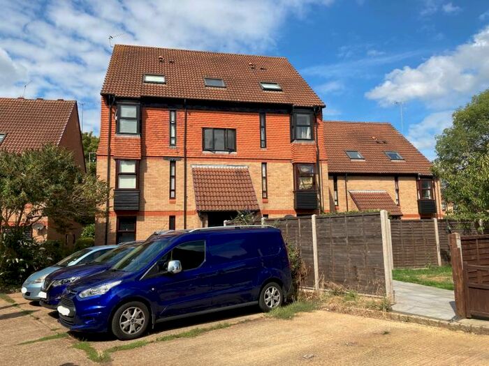 1 Bedroom Apartment To Rent In Goldsworth Park, GU21