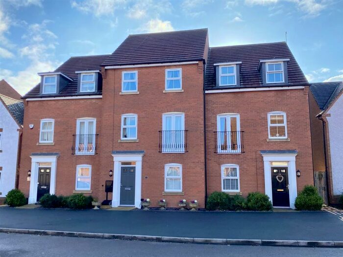 4 Bedroom Town House To Rent In Goldstraw Lane, Fernwood, Newark, NG24