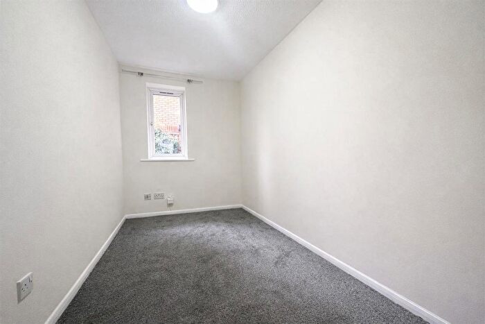 2 Bedroom Flat To Rent In Chiswell Court, Watford, WD24