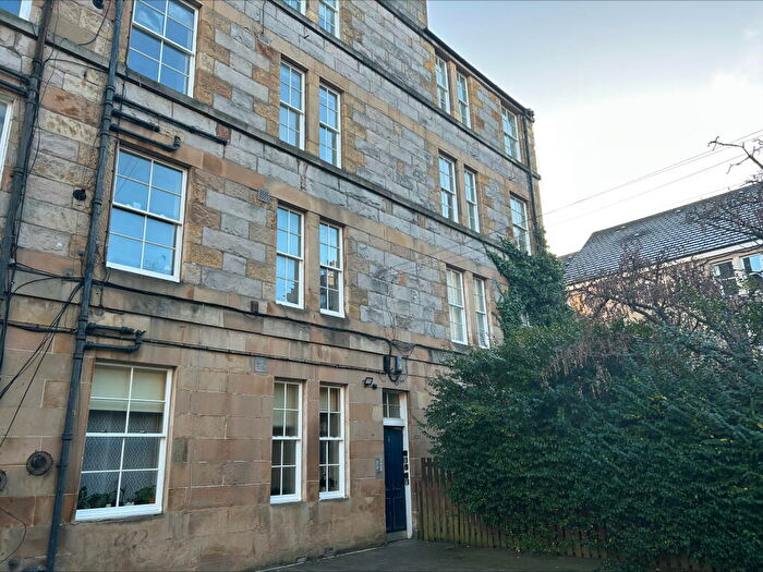 1 Bedroom Apartment To Rent In , Lorne Square, Edinburgh, F3