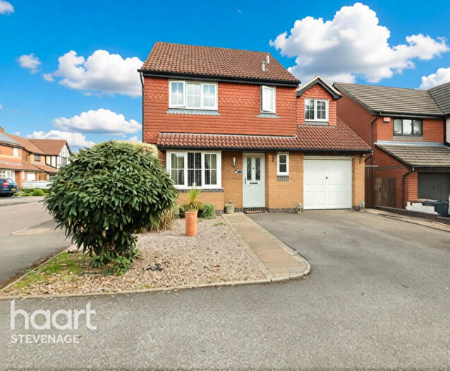 4 Bedroom Detached House For Sale In Chepstow Close, Stevenage, SG1
