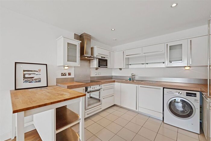 1 Bedroom Flat To Rent In Coral Apartments, Royal Victoria Dock, E16
