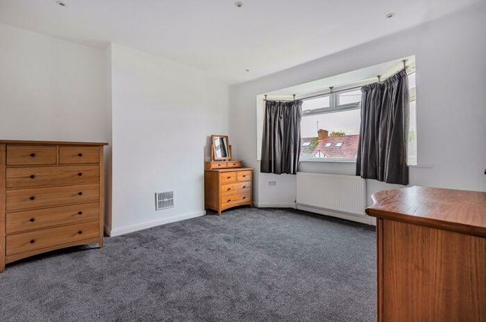 4 Bedroom Semi-Detached Bungalow To Rent In Oaks Road, Kenley, CR8
