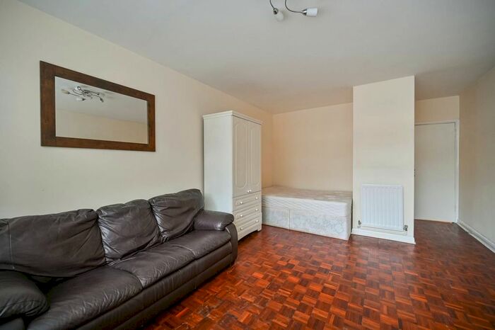 Studio To Rent In Kersfield Road, Putney, London, SW15