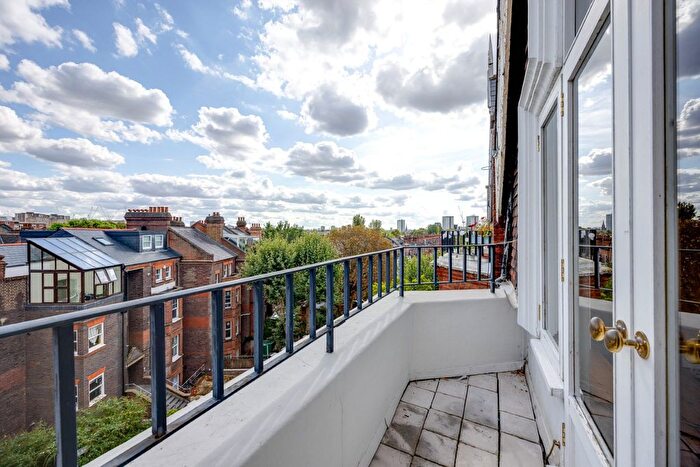 2 Bedroom Flat For Sale In Greencroft Gardens, South Hampstead, London, NW6