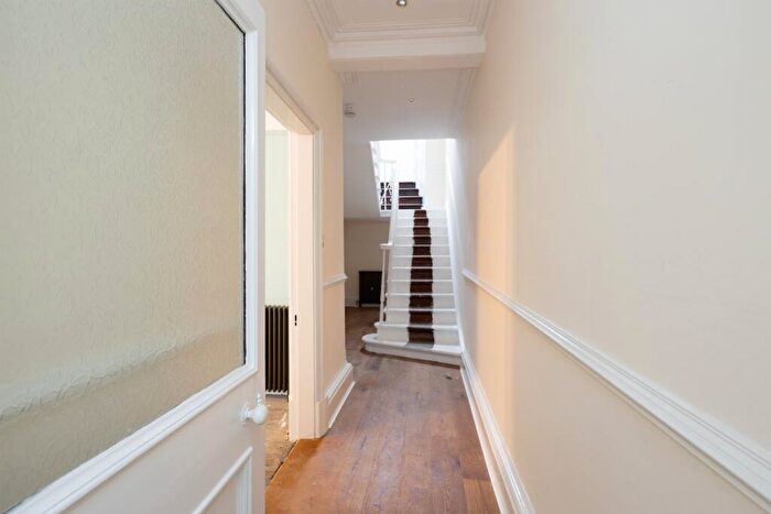 4 Bedroom Semi-Detached House For Sale In Commercial Street, Kirkcaldy, KY1