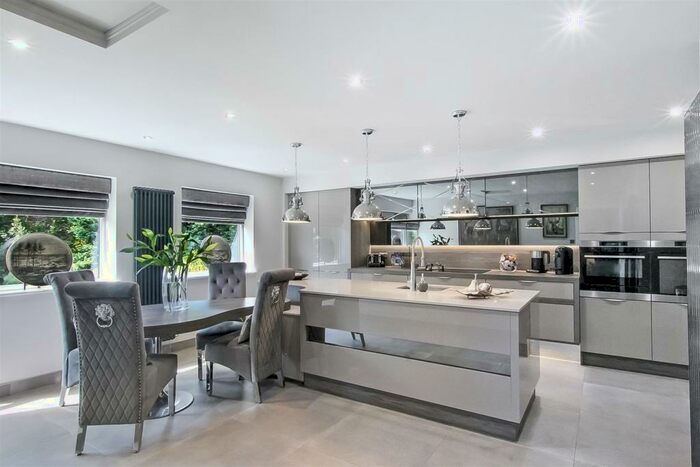 3 Bedroom Detached Bungalow For Sale In Beechside, Staindrop, Darlington, DL2