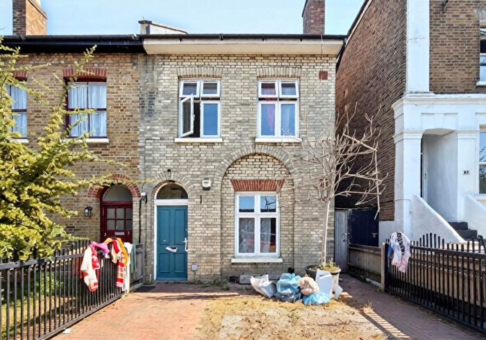 5 Bedroom Terraced House For Sale In Warner Road, Camberwell, London, SE5