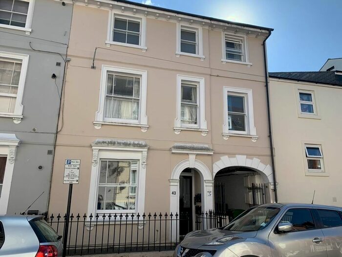 1 Bedroom Flat To Rent In Dudley Road, Tunbridge Wells, Kent, TN1