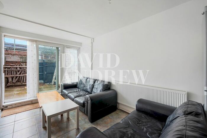 4 Bedroom End Of Terrace House To Rent In Berkeley Walk, London, N7