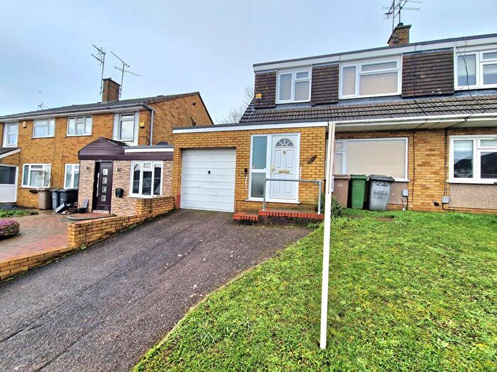 3 Bedroom House To Rent In Butely Road Luton, LU4