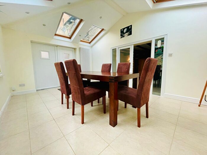 2 Bedroom Cottage To Rent In Parkside Grove, Heaton, Bradford, BD9