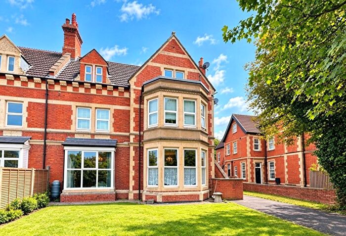 1 Bedroom Flat For Sale In Berrow Road, Burnham-On-Sea, Somerset, TA8