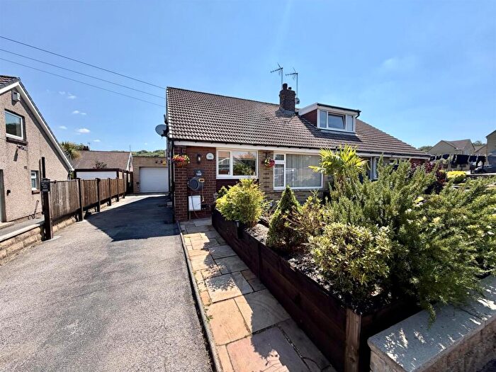 2 Bedroom Semi-Detached Bungalow For Sale In Crestfield Drive, Elland, HX5