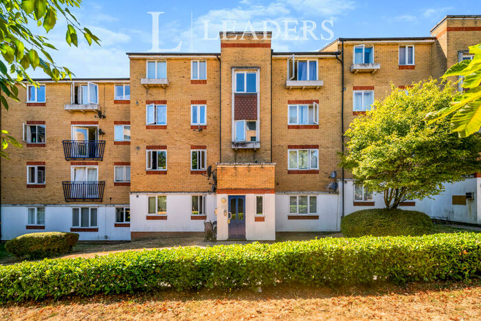 2 Bedroom Flat To Rent In Dadswood, CM20