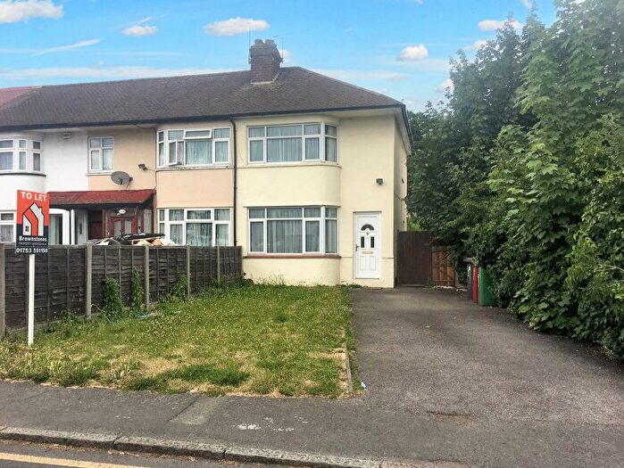 2 Bedroom End Of Terrace House To Rent In Stanhope Road, Slough, SL1