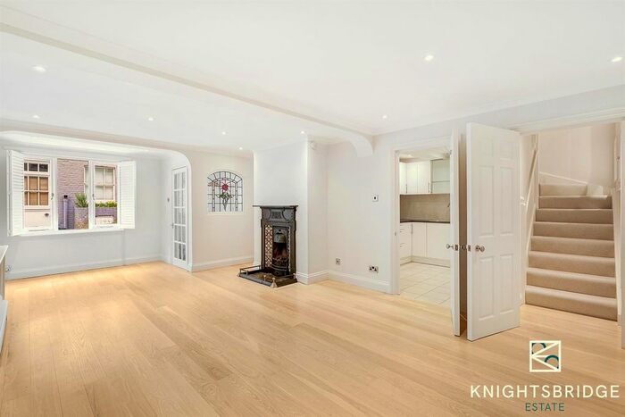 3 Bedroom Mews To Rent In Ensor Mews, South Kensington, London, SW7