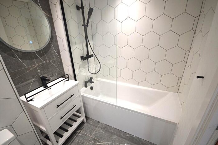 2 Bedroom Flat To Rent In Green Lane, Sheffield, S6