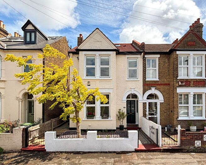 3 Bedroom Semi-Detached House For Sale In Radford Road, London, SE13