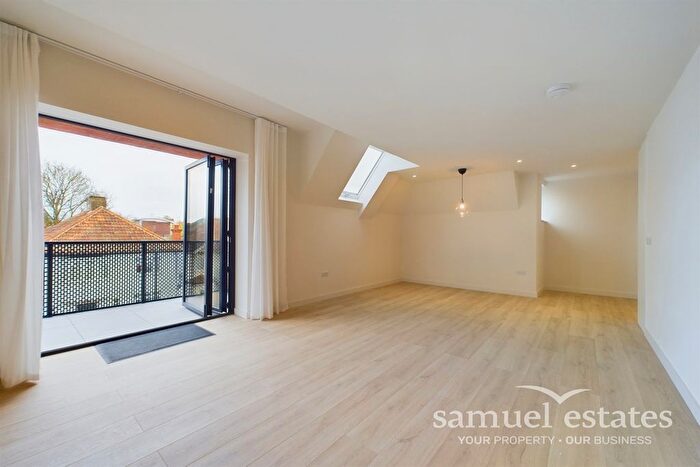 4 Bedroom Flat To Rent In Leonora House, Voss Court, SW16