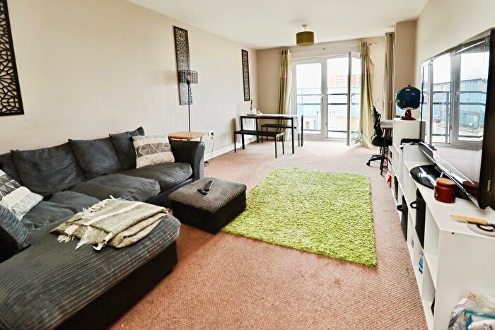 2 Bedroom Apartment To Rent In Riverside Drive, Lincoln, LN5
