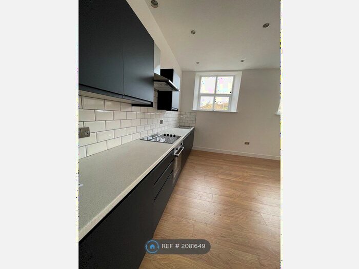 1 Bedroom Flat To Rent In Chapel Lane, Halifax, HX3