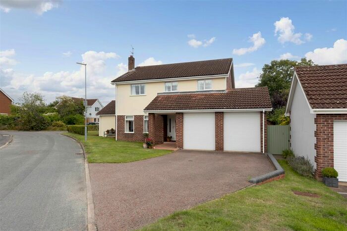 4 Bedroom Detached House For Sale In Suffield Close, Cringleford, NR4