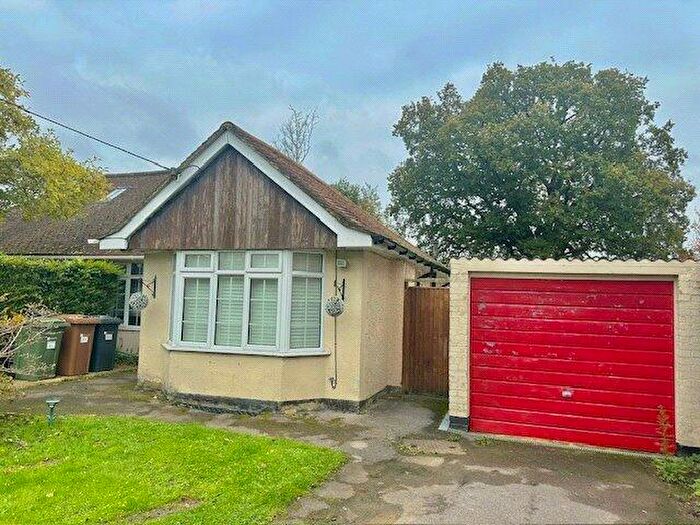 2 Bedroom Bungalow To Rent In Carfax Avenue, Tongham, Farnham, GU10