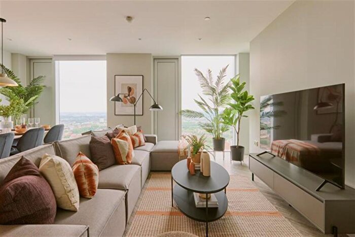 2 Bedroom Apartment To Rent In Cortland, M3