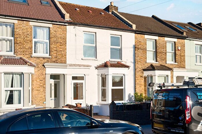 3 Bedroom Terraced House To Rent In Albert Road, London, SE25