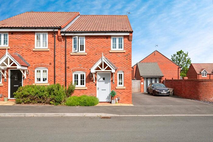 3 Bedroom Semi-Detached House For Sale In Pasture Way, Farnsfield, Newark, NG22