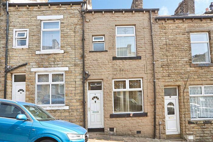 3 Bedroom Terraced House For Sale In Cartmel Road, Keighley, BD21