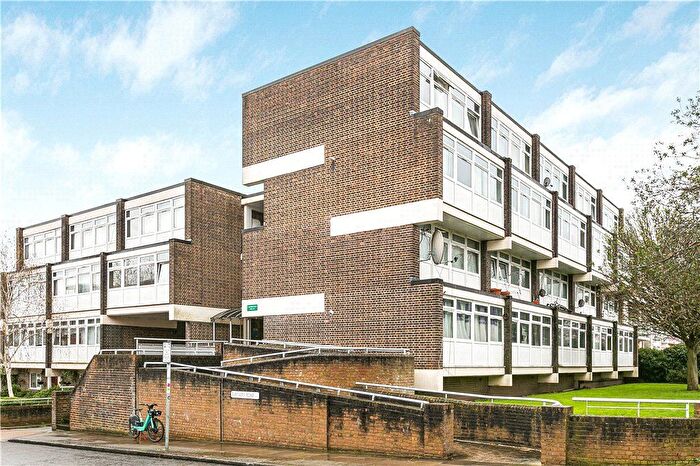 3 Bedroom Maisonette For Sale In Rayners Road, Putney, SW15