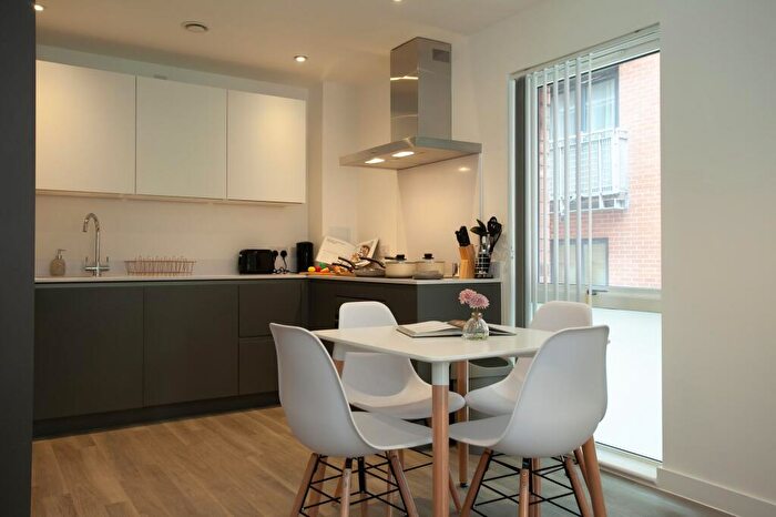 2 Bedroom Flat To Rent In Halo House, Manchester, M4