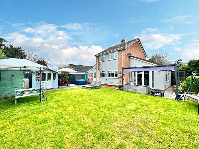 3 Bedroom Detached House For Sale In Argyll Crescent, Muxton, Telford, TF2