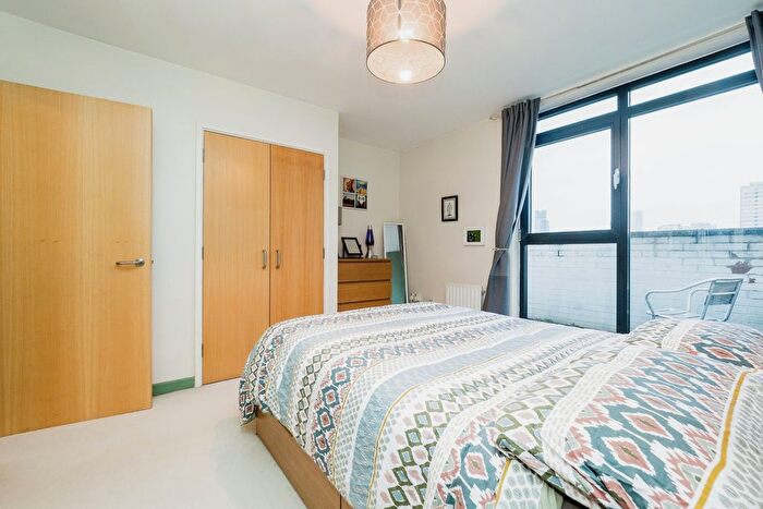 1 Bedroom Flat For Sale In Luxembourg Mews, London, London, E15