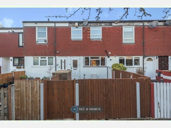 3 Bedroom Terraced House To Rent In St. Helen Close, Uxbridge, UB8