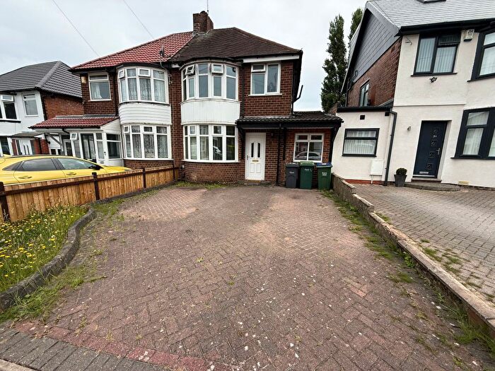 3 Bedroom Semi-Detached House To Rent In Defford Drive, Oldbury, B68