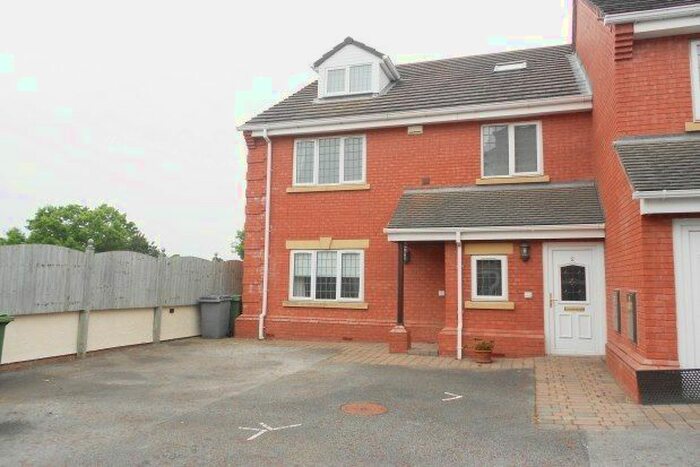 2 Bedroom Flat To Rent In Stoneway Court, Wirral, CH60
