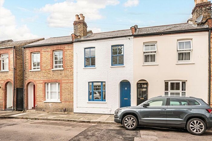 2 Bedroom Terraced House For Sale In Hamilton Road, Twickenham, TW2