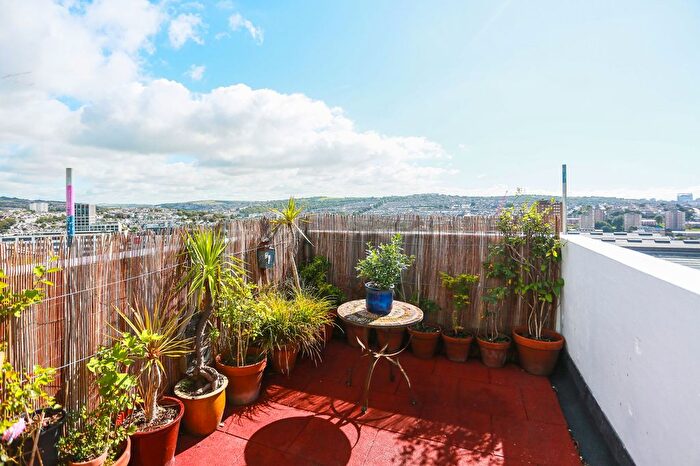 2 Bedroom Flat For Sale In Buckingham Road, Brighton, BN1